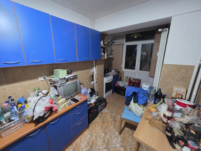 Titan, 5 minute metrou Costin Georgian, pe Barajul Sadului